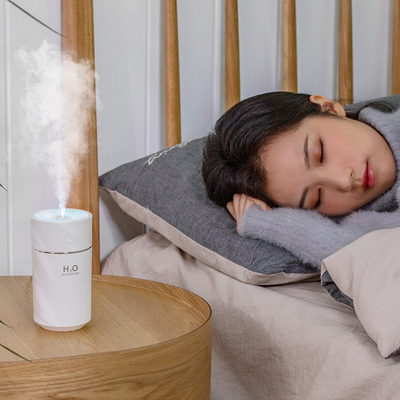 Máy tạo ẩm không khí bằng sóng siêu âm 30 Ml / H Đèn LED sưởi ấm 360ml Bộ sạc USB trên xe hơi
